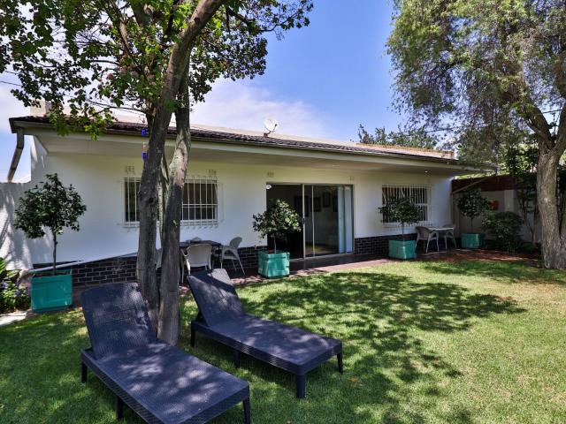 LARGE GARDEN COTTAGE TO LET INCLUDING WATER, ELECTRICITY AND INTERNET WITH BACKUP WATER !