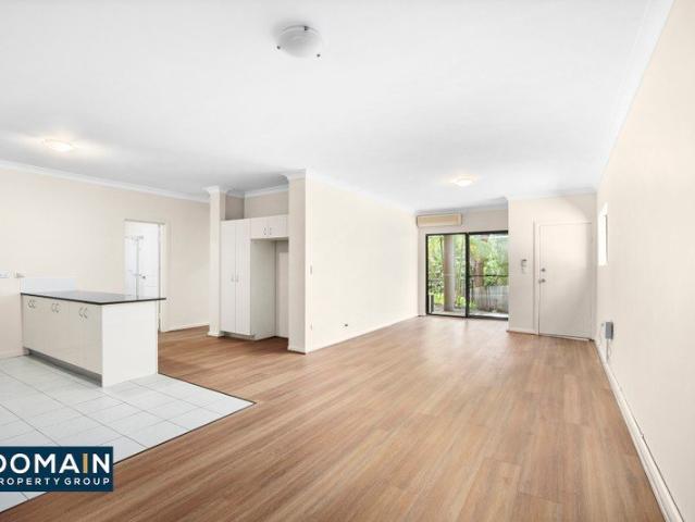 Large Ground Floor Apartment Close to Tafe & Gosford City
