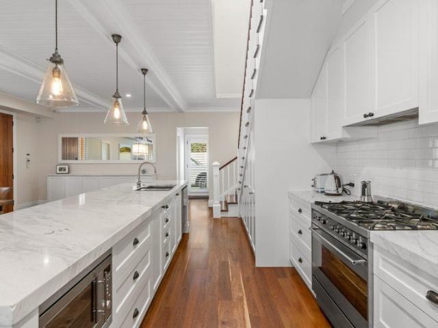 Large Hampton Style Home In a Sought After Location!