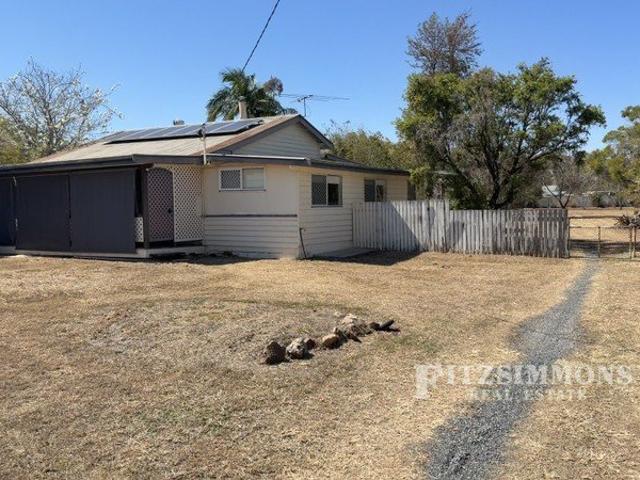 LARGE HOME ON A GENEROUS 2,552M² ALLOTMENT