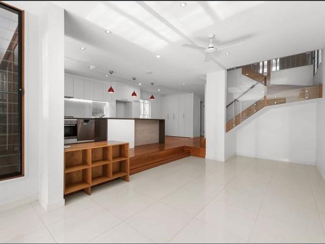 Large Home on the Park!