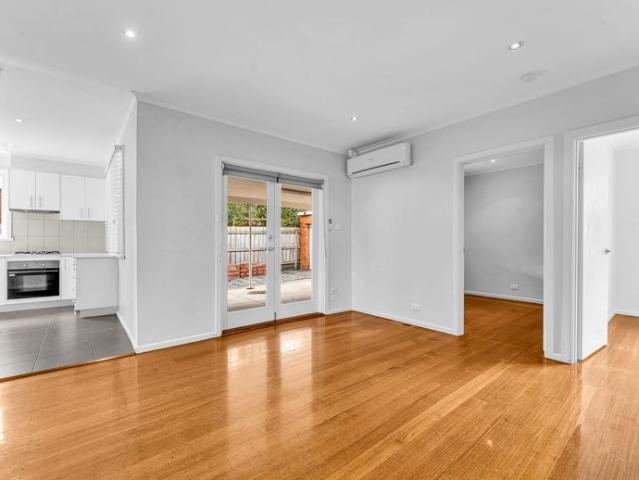 Large Home Glen Waverley Secondary College School Zone!