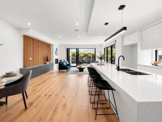 LARGE HOME IN MCKINNON SCHOOL ZONE