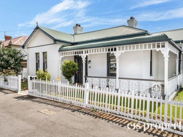 Large Home In Amazing Location