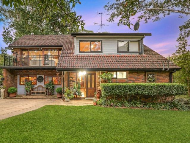 Large home in heart of Kurrajong Village