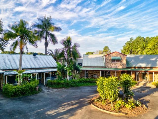 Large home, self contained granny flat, in ground pool, huge sheds
