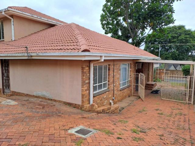 Large home to Rent in Florauna in the North of Pretoria!