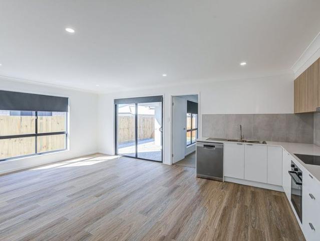 Large Home with Modern Finishes & Air Conditioning