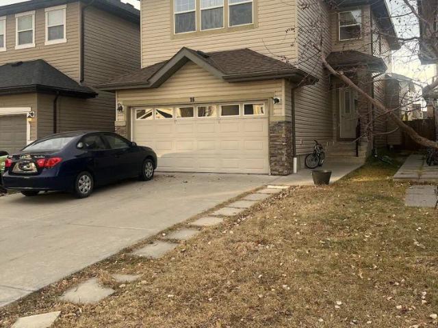 Large Home 3 Bed + Bonus Room — 3 Bedrooms+ Den House