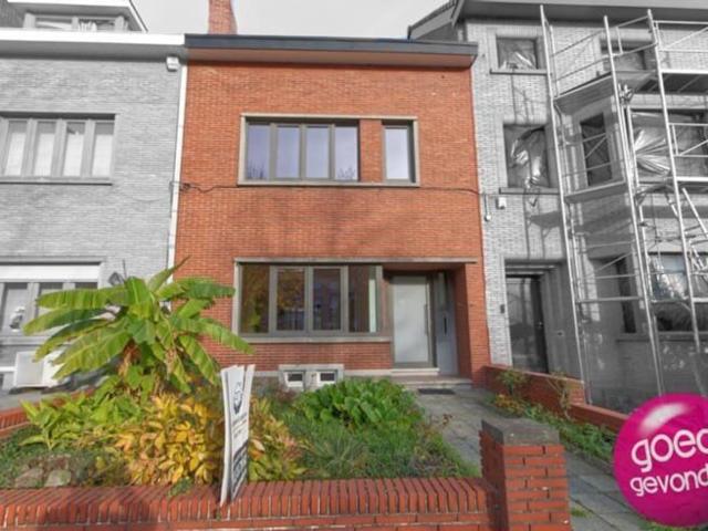 LARGE HOUSE 3 BDR GARAGE TERRACE CENTER TOWN