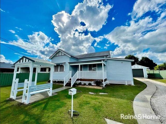 LARGE IMMACULANT HOME IN EXCELLENT LOCATION
