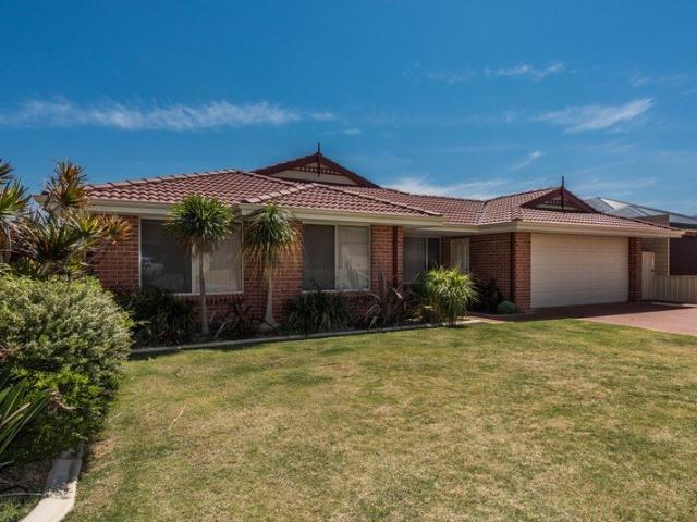 LARGE IMMACULATE FAMILY SIZE HOME