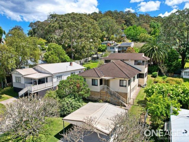 LARGE IMMACULATE FAMLY HOME !
