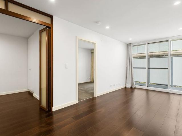 Large internal office space to WFH near the Boathouse
