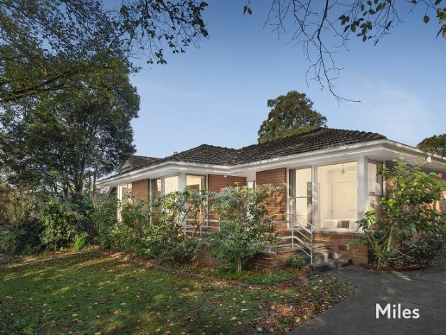 Large, Light & Easy Living In A Prized Parkland Pocket