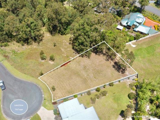 Large Lot of Land in Golfing Estate