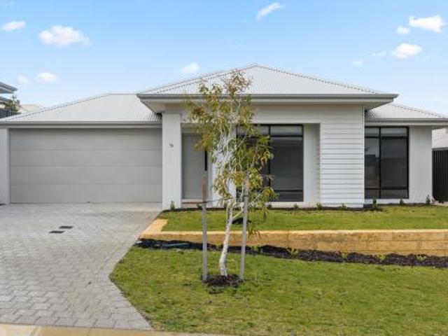 Large & Low Maintenance Family Home