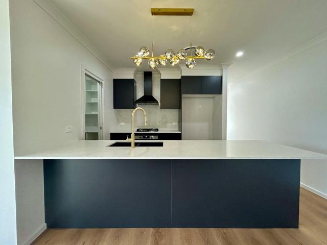 Large & Luxurious Family Home in Calala