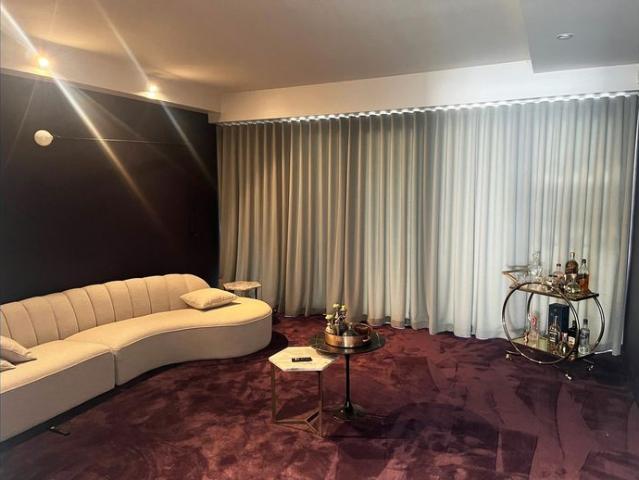 Large luxury resort style family home with pool, close to Manly