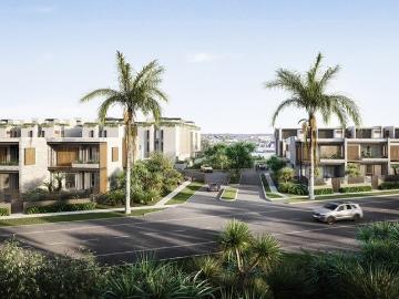 LARGE LUXURY VILLA BY THE BROADWATER
