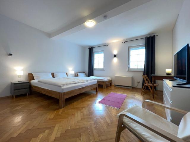 ☆ Large maisonette apartment by Rabe ✔Washing machine ✔Terrace 15 min. KA City | 10 min. KIT Nord | 8 min. Daimler | 5 min. MiRO, Karlsruhe Amsterdam Apartments for Rent