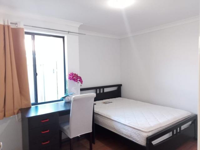 LARGE MASTER Room Opposite Curtin Uni. WIFI and All Bills included
