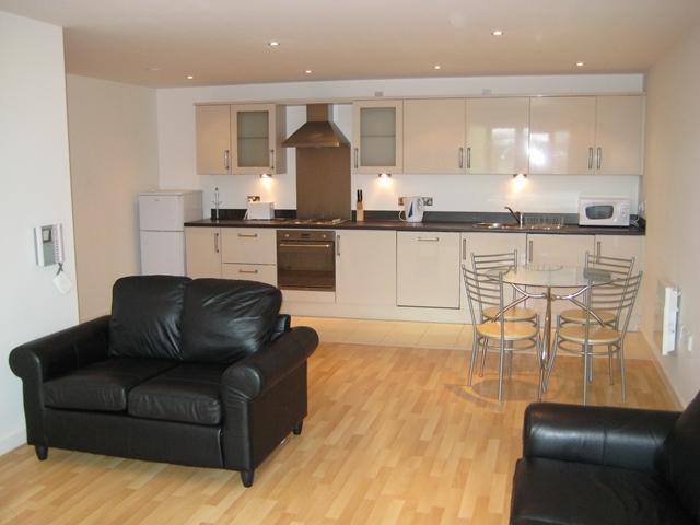 LARGE MASSHOUSE 2 DOUBLE BEDROOM. 2 bed apartment to rent £1,150 pcm £265 pw