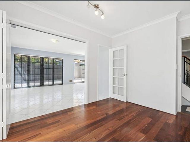 Large, modern 4 bedroom home, short walk to the river