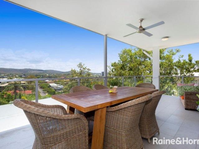 Large Modern Elevated Apartment with Spectacular Views!