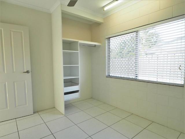 LARGE MODERN HOME IN GREAT LOCATION!