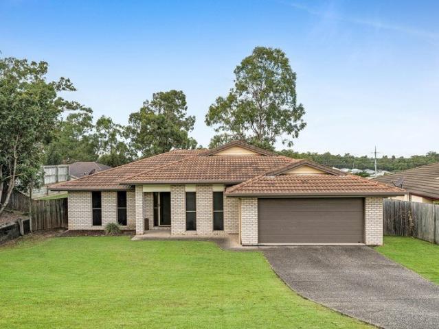 Large modern home in sought after Chuwar!