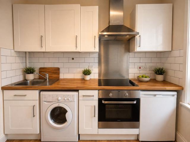 Large Modern Studio | 30 Sec to Archway Tube