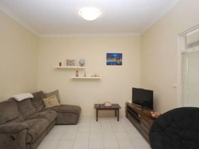 LARGE MODERN TWO BEDROOM APARTMENT. BE QUICK!