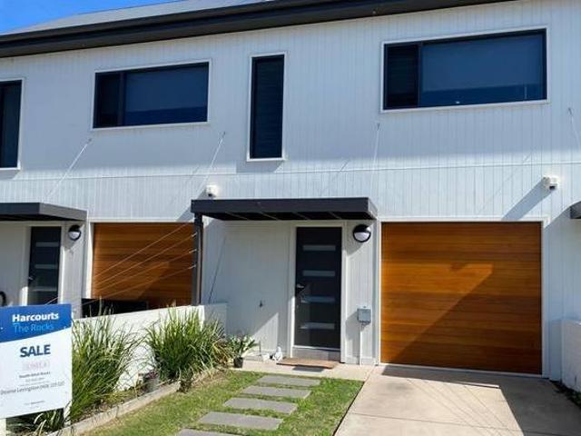 Large Modern Villa With Dual Access 220m2