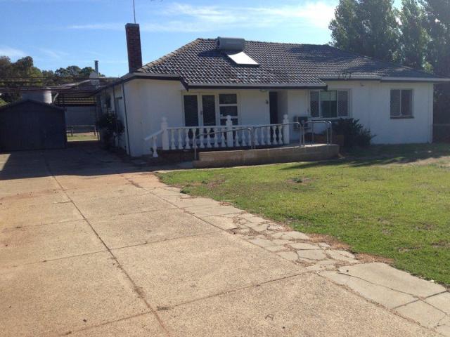 LARGE MULTIGENERATIONAL HOME OR SOUND INVESTMENT !