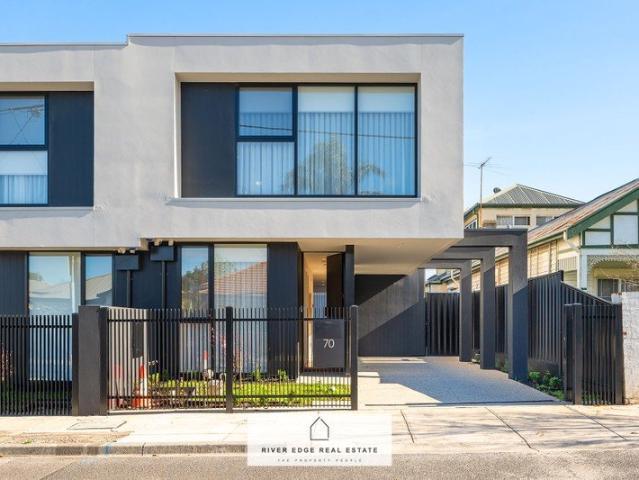 Large New, Modern & Stunning Family Home