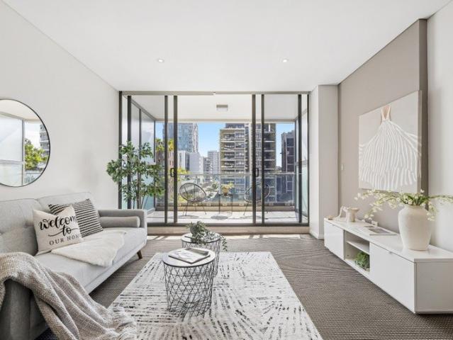 Large North Facing 2 Bedroom Apartment in Zetland | 107sqm