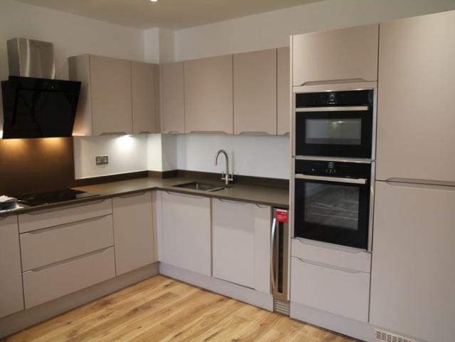 Large one bed flat in central Bristol