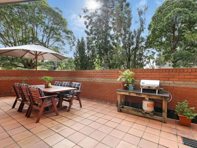 LARGE ONE BEDROOM WITH LOCK UP GARAGE