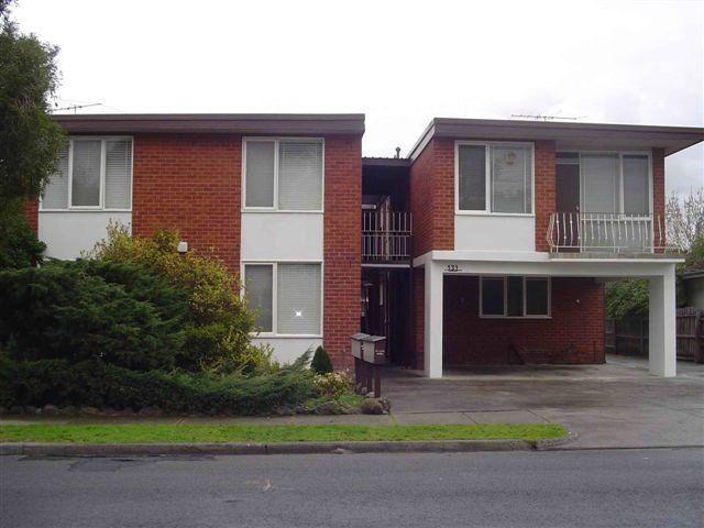 Large One Bedroom Apartment In Period Block