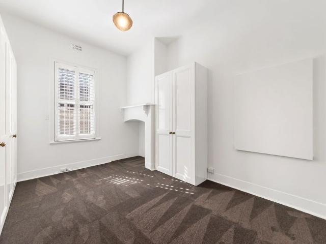 Large One Bedroom Garden Apartment in the Heart of Mosman