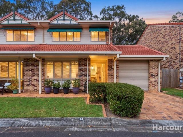 Immaculate Owner Occupied Townhouse with Sprawling Floorplan