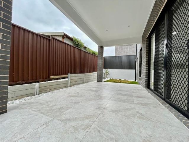 LARGE PRESTIGE 5 BEDROOM HOME