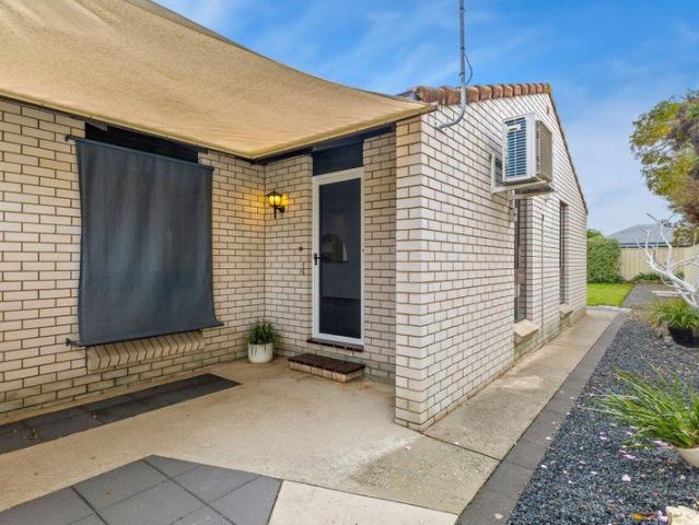 Large private 3 Bedroom Unit