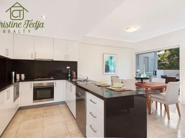 LARGE QUIET PRIVATE EAST SIDE SUNNY NORTH STUDY AREA KILLARA HIGH
