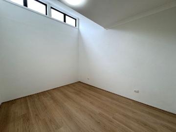 SPACIOUS FLAT GREAT LOCATION