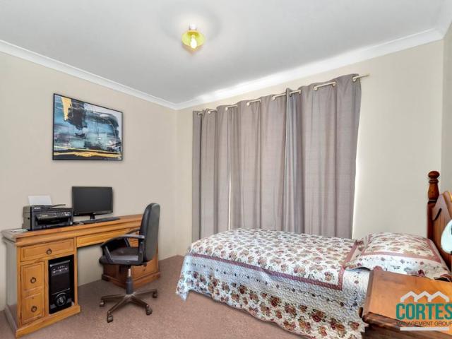 Large Room For Rent Near Curtin Uni!