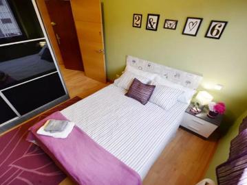 Large room in shared apartment in Rekalde, Bilbao
