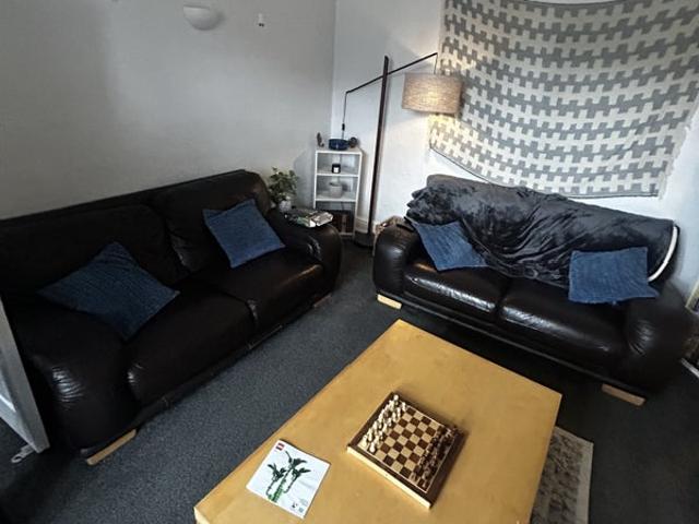 Large Room Student House S11