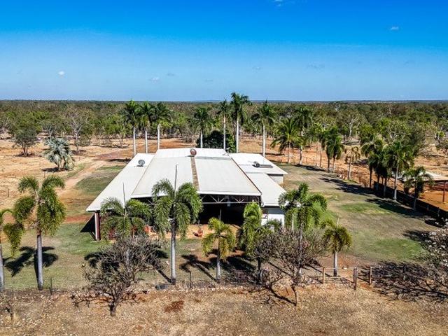 Large Rural Holding with Residential and Operational Infrastructure